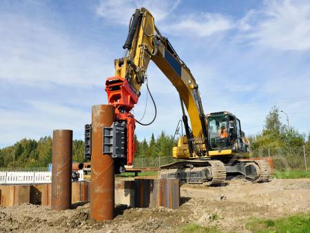 Вибропогружатель MOVAX SPH80 на базе экскаватора HITACHI ZX 330 LC
